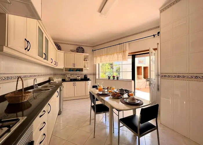 Semesterbostad Typical House By Homing Lagos