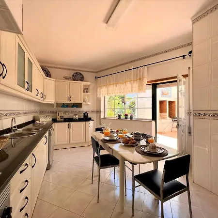 Vakantiehuis Typical House By Homing Lagos